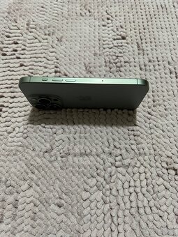 iPhone 15 Pro 128GB (Top stav) - 2