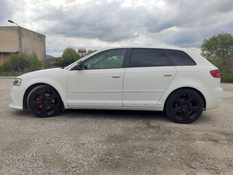 AUDI A3 8PA Sportback 2.0 TFSI (2010) - 2