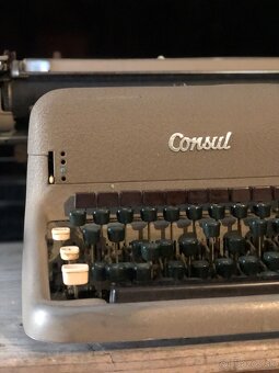 Pisaci stroj Consul - 2