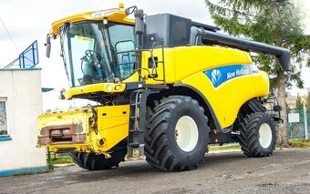 NEW HOLLAND CR 9060+V600 - 2