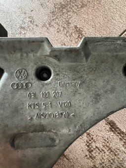Hliníkový držiak motora VW 2.0 tdi 03L199207 - 2