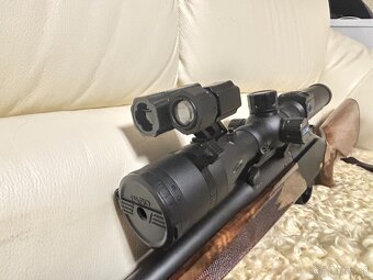 predám Pard Night Stalker 4K LRF - 2