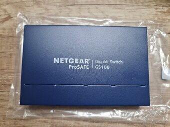 Netgear ProSAFE GS108 GbE switch - 2