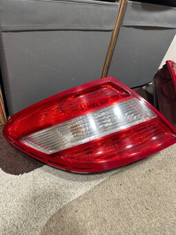 Mercedes w204 originál zadné svetla - 2