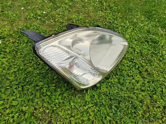 Honda Civic 7G pravé predné svetlo - 2