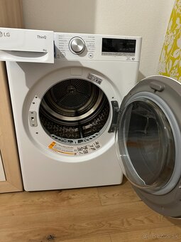 Sušička prádla LG RC82V9AVHN - 2