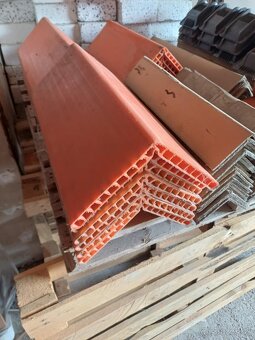 Ochrana paliet- Plastové ochranné rohy na prevoz paliet - 2