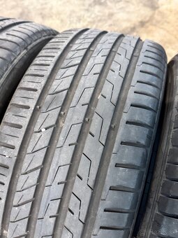 225/45R17 - 2