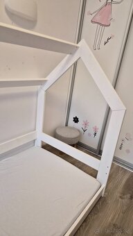 Detská posteľ v tvare domčeka - 2