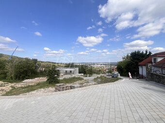 Slnečný pozemok pre RD, 768m2, všetky IS, akt UPI, BA-… - 2