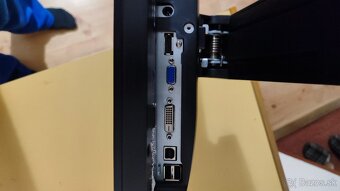 monitor DEL 19 - 2