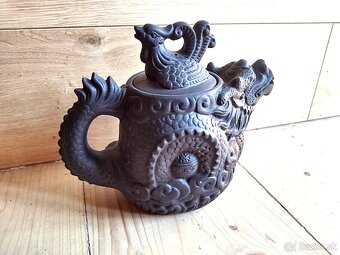 PREDAM KRASNY YIXING CAJNIK V TVARE DRAKA NA PUERH - 2