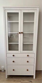 TV stolík a vitrina Hemnes - 2