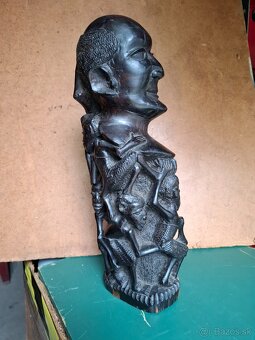 Predám starú drevorezbu rodokmeň kmeňa Makonde Tanzánia 34cm - 2