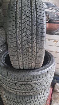 275/35 r22 - 2