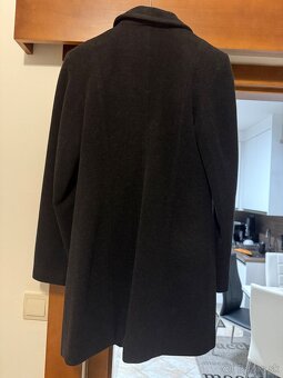 Čierny kabát - 2