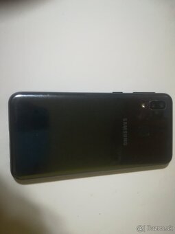 Predám Samsung galaxy A20e - 2
