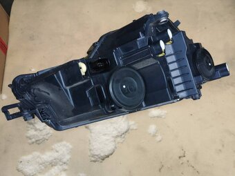 KAROQ LAVE PREDNE SVETLO 57A941015A - 2