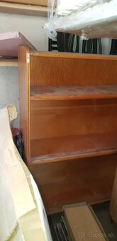Darujem posteľ, skrine - 2