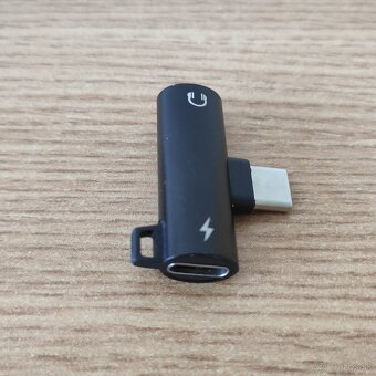 Predám rozdvojku USB C 2v1 - 2