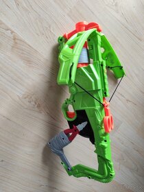 Nerf Zombie Strike Outbreaker Bow Review - 2