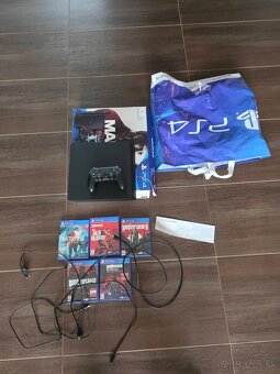 Predám PS4 jet black 1TB - 2