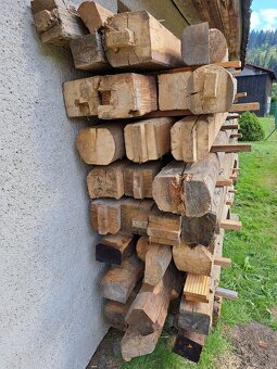 Staré drevo - hranoly, foršty, dosky - 2