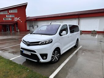 8 miestne auto na prenájom - 2