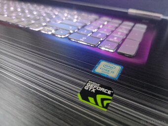 HP Pavilion 17-ab000nc Gaming -i5, 960m (4Gb GDDR5) - 2