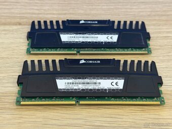 16GB DDR3 Corsair 1600Mhz - 2