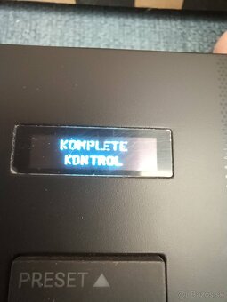 Native Instruments Komplete Kontrol A49 MIDI klavesy - 2