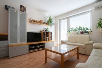 Priestranný 3i byt s balkónom a lodžiou na predaj vo Vrakuni - 2