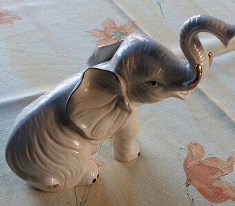 Porcelánový Slon - 2