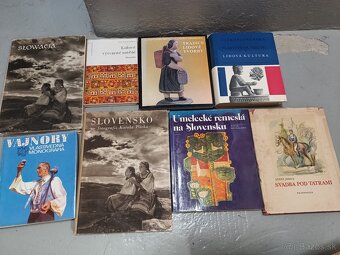 knihy o krojoch, ľudovom umení, ľudový odev - 2