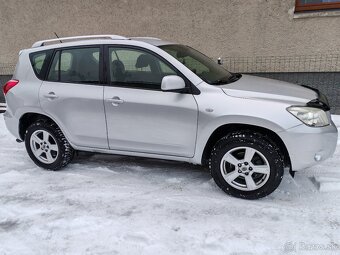 Rav4 2,2 100kw Taliansko - 2