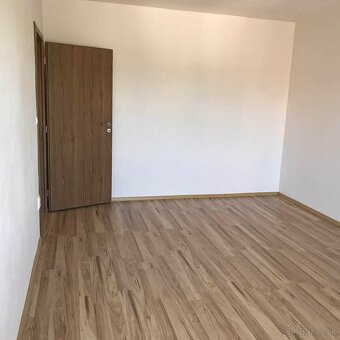 na predaj 2 izbový byt - Handlová - 2