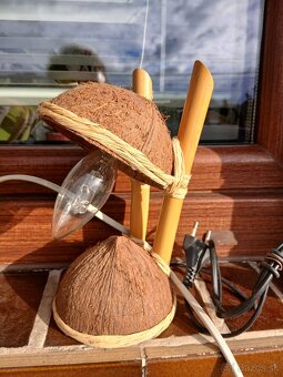 Predam  kokosové  lampicky. - 2