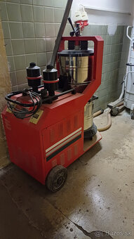 Predám priemyselný vysavač/odsávač - 2