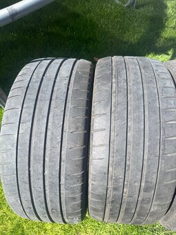 235/40 R19 letne pneu - 2
