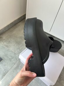 Nové sandále - 2