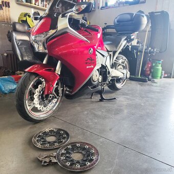 Honda vfr 1200f - 2
