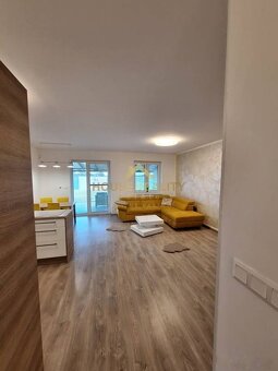 Prenájom 3 izbový rodinný dom, Miloslavov, ulica Bottova, ok - 2