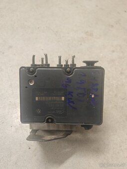 Abs kocka 7M3 907 379E - 2