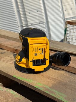 AKU Excentricka bruska Dewalt - 2
