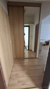 Svetlý 2i byt s loggiou a pivnicou v Ružinove - 2