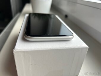 iPhone xr - 2