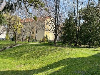 2-izb.byt Kalvária, balkón - 8.mája, vlastné kúrenie - 2