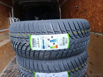 235/55 R 18 Nokian - 2