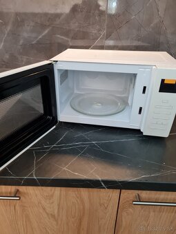 Mikrovlnka Daewoo - 2