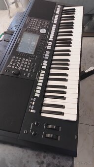 Yamaha psr s975 - 2